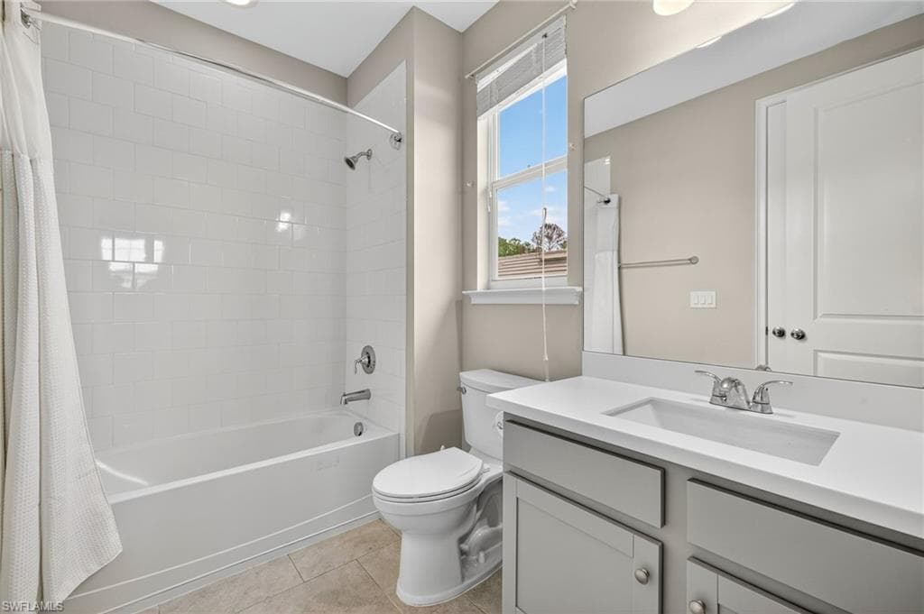 3604 Pilot CIR, NAPLES FL 34120-29