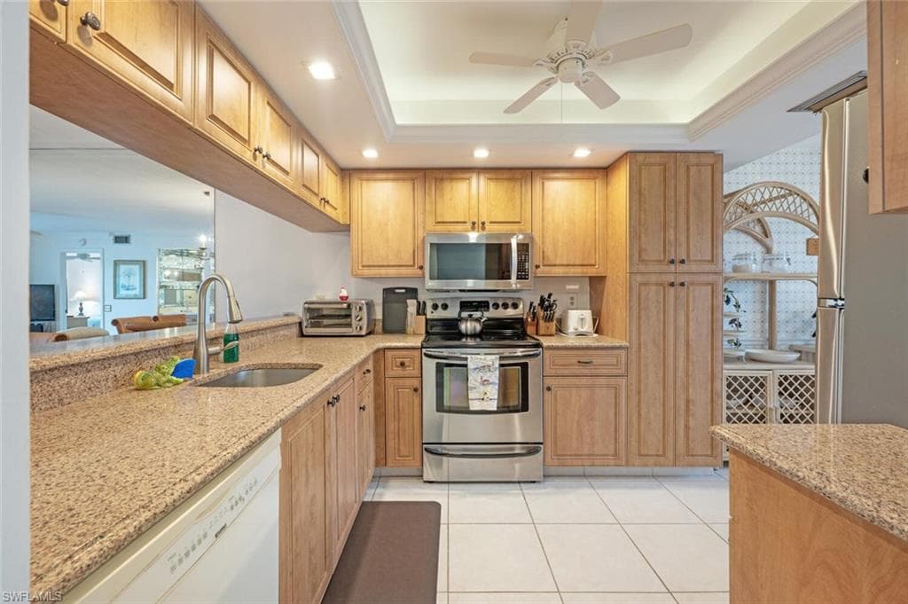 7300 Coventry CT # 606, NAPLES FL 34104-11