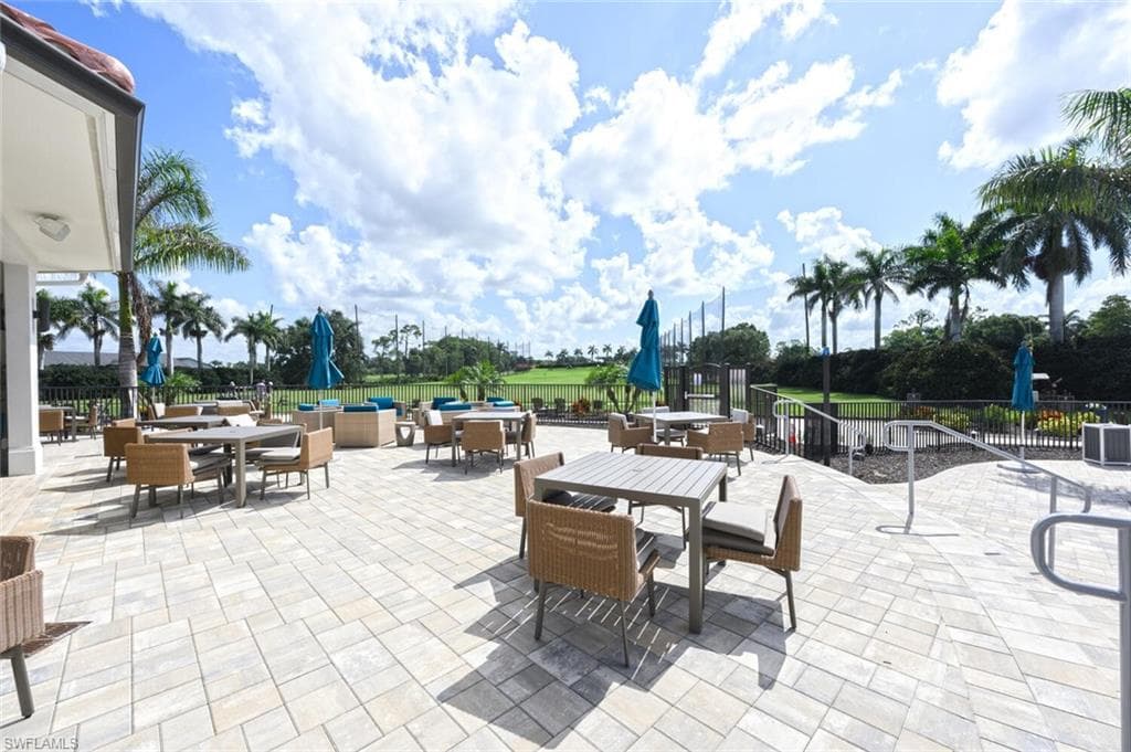 7300 Coventry CT # 606, NAPLES FL 34104-29