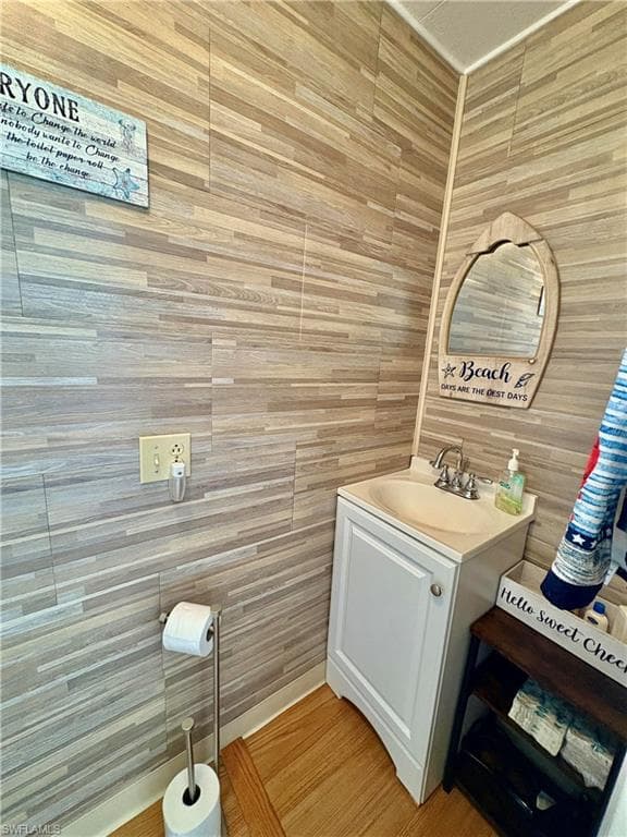 892 Homestead DR, NORTH FORT MYERS FL 33917-35