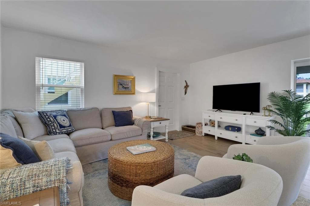 1155 Sandpiper ST # A5, NAPLES FL 34102-2