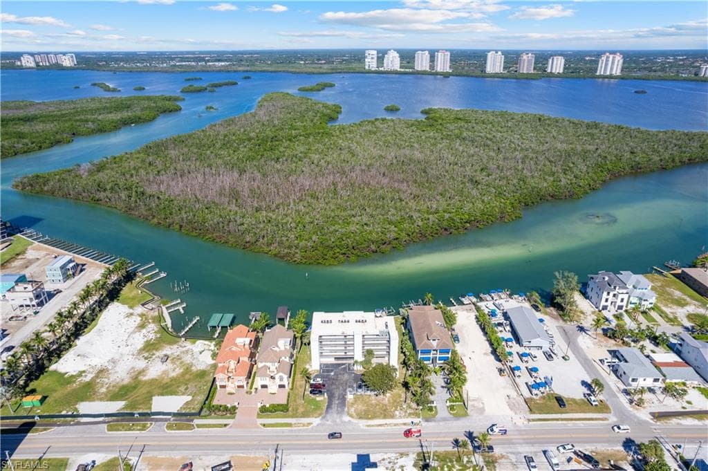 26371 Hickory BLVD # 304, BONITA SPRINGS FL 34134-22