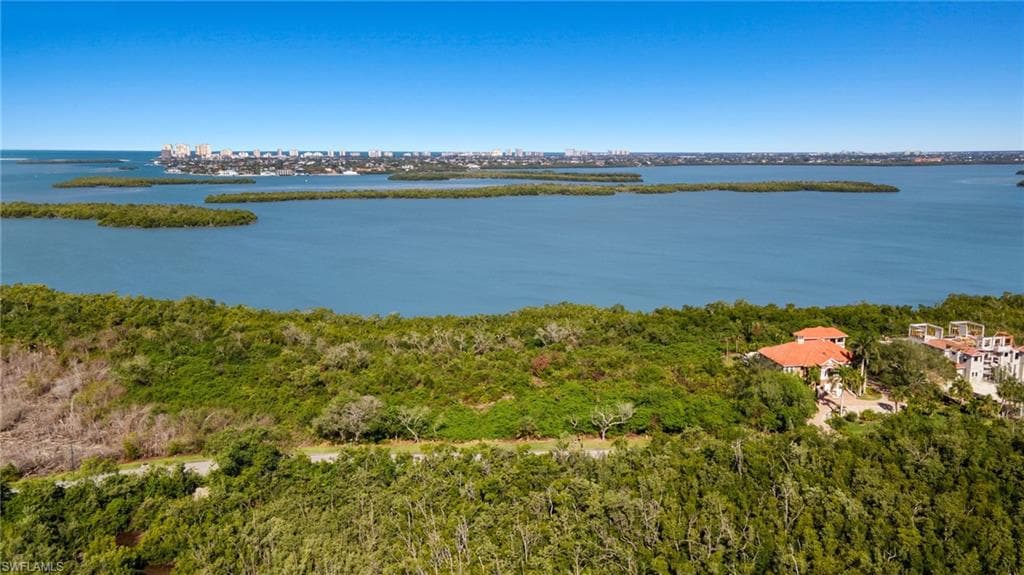 929 WHISKEY CREEK DR-25