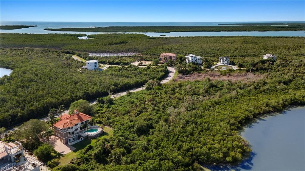 929 WHISKEY CREEK DR-6