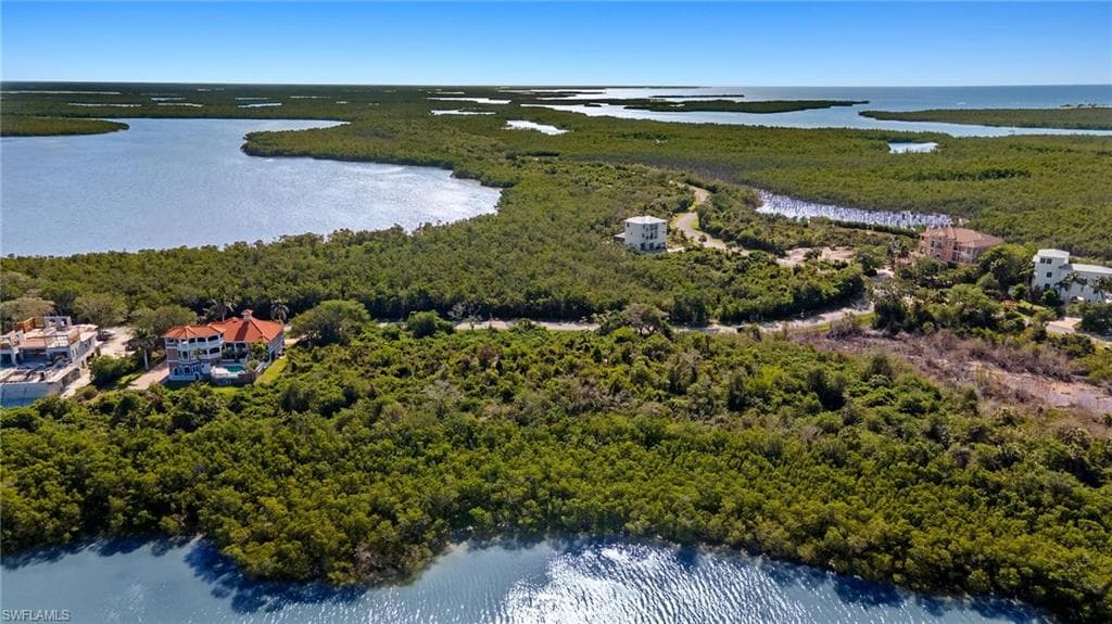 929 WHISKEY CREEK DR-35