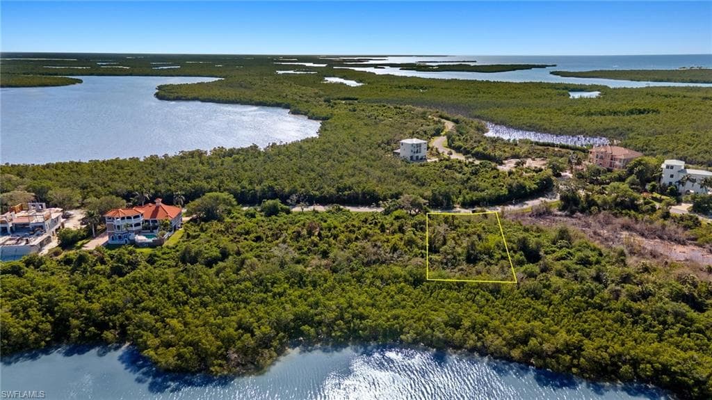 929 WHISKEY CREEK DR-36