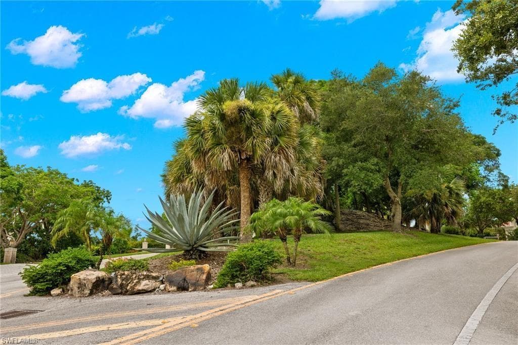 929 WHISKEY CREEK DR-18
