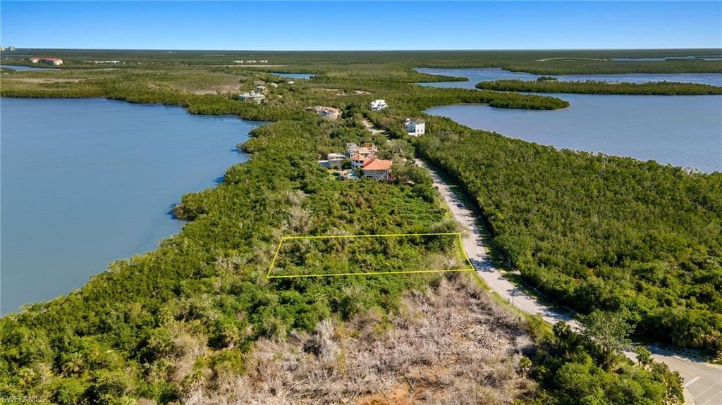 929 WHISKEY CREEK DR-30