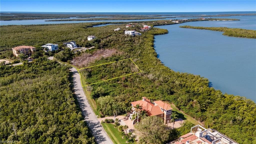 929 WHISKEY CREEK DR-28