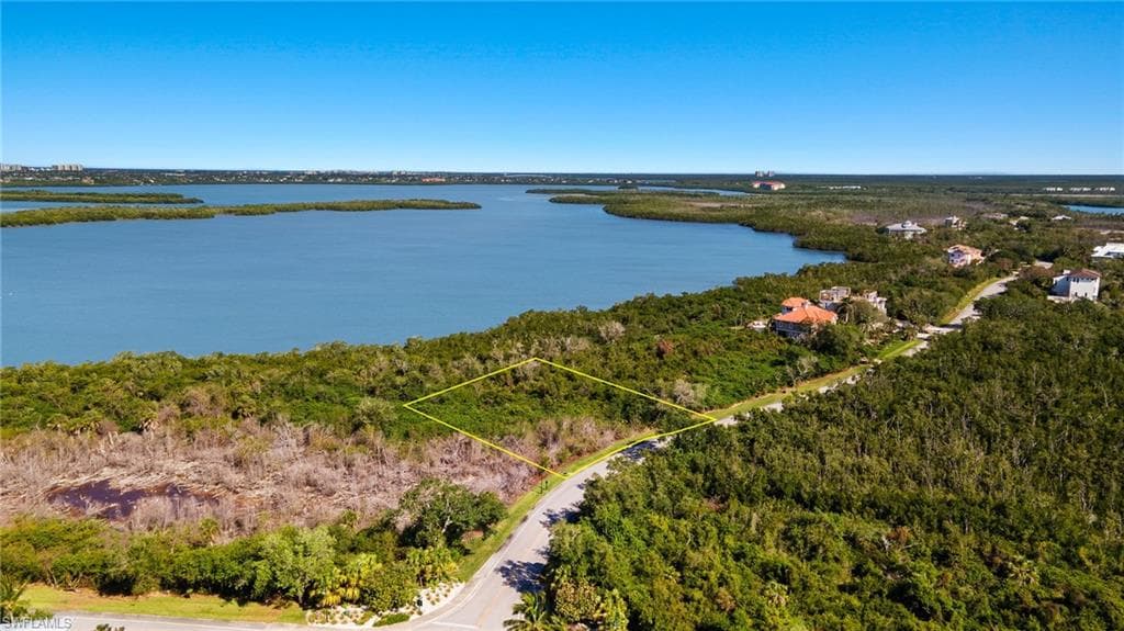 929 WHISKEY CREEK DR-24