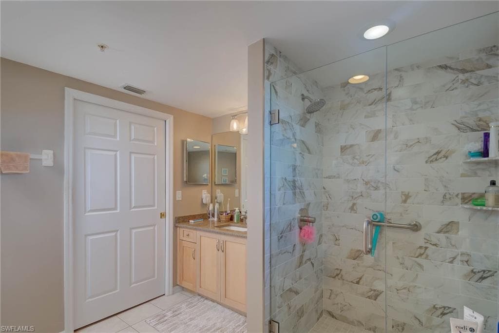 19851 Breckenridge DR # 401, ESTERO FL 33928-15