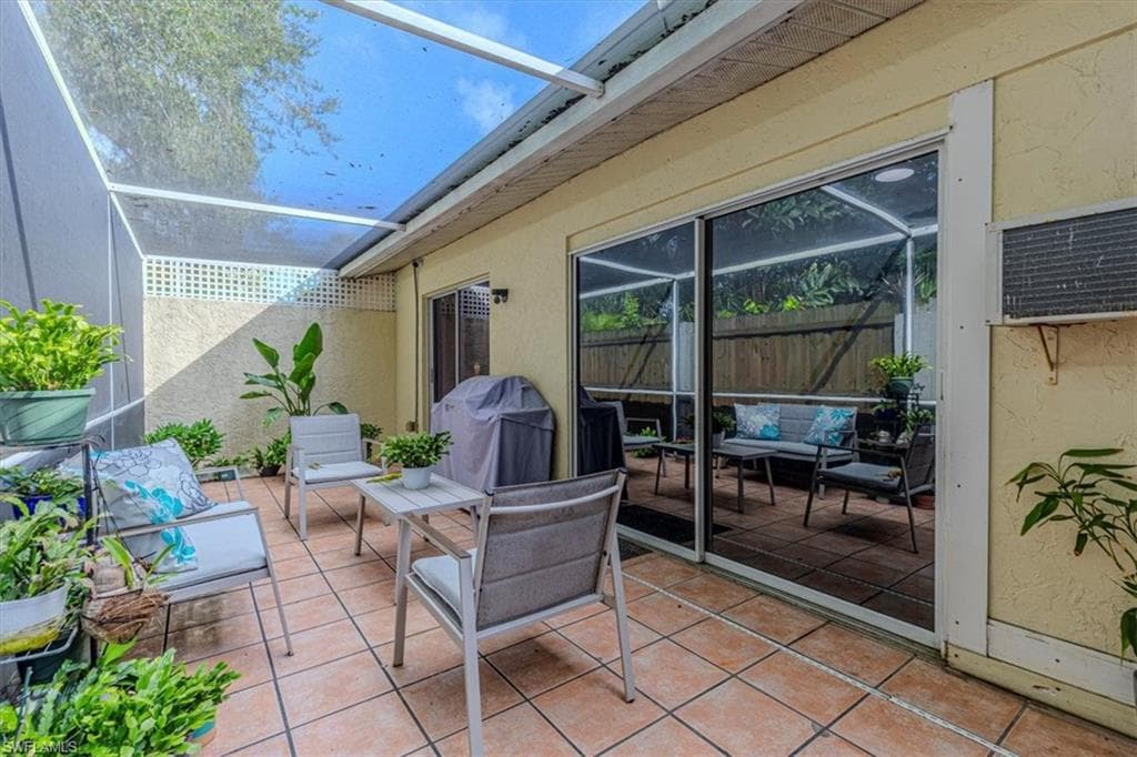 12249 Londonderry LN, BONITA SPRINGS FL 34135-16