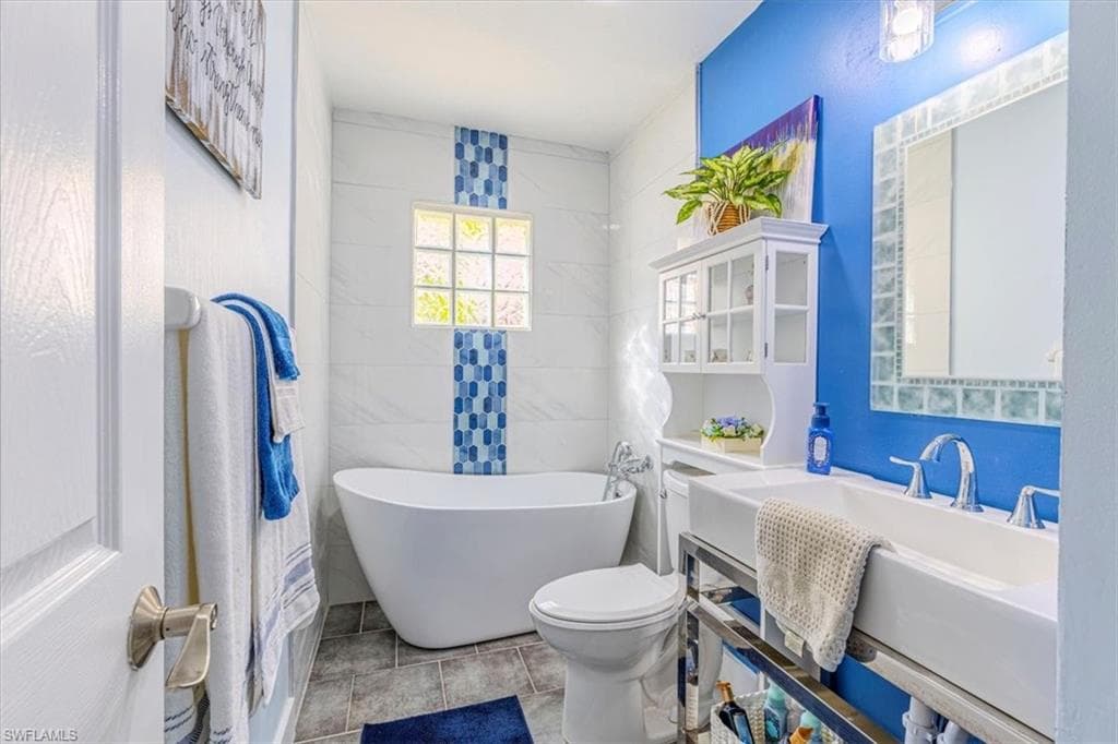 12249 Londonderry LN, BONITA SPRINGS FL 34135-11