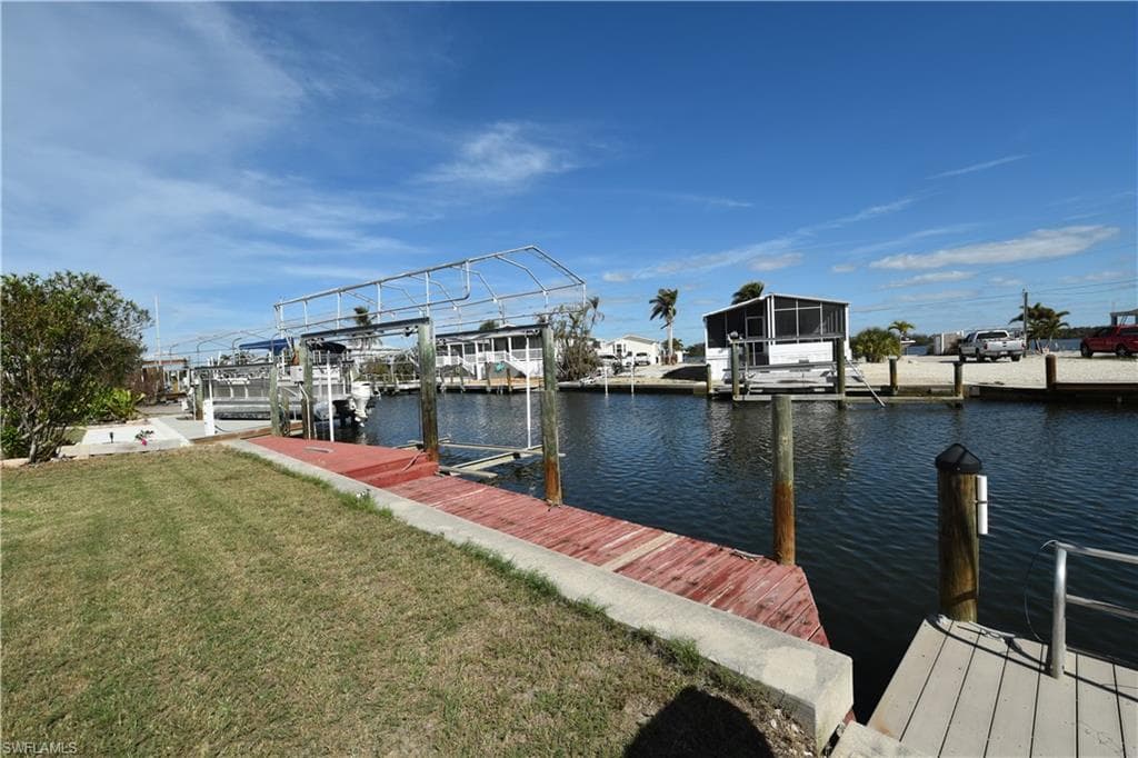 16 Nancy LN, FORT MYERS BEACH FL 33931-2