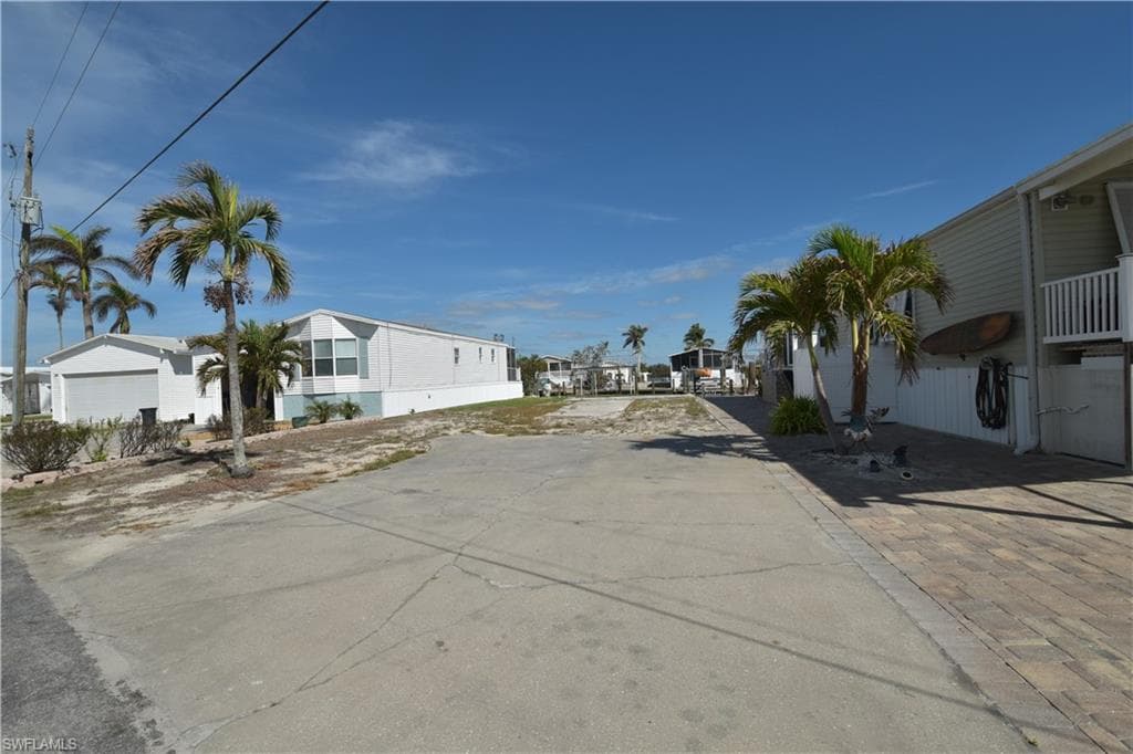 16 Nancy LN, FORT MYERS BEACH FL 33931-3