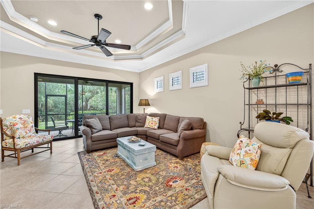9147 Isla Bella CIR, BONITA SPRINGS FL 34135-2