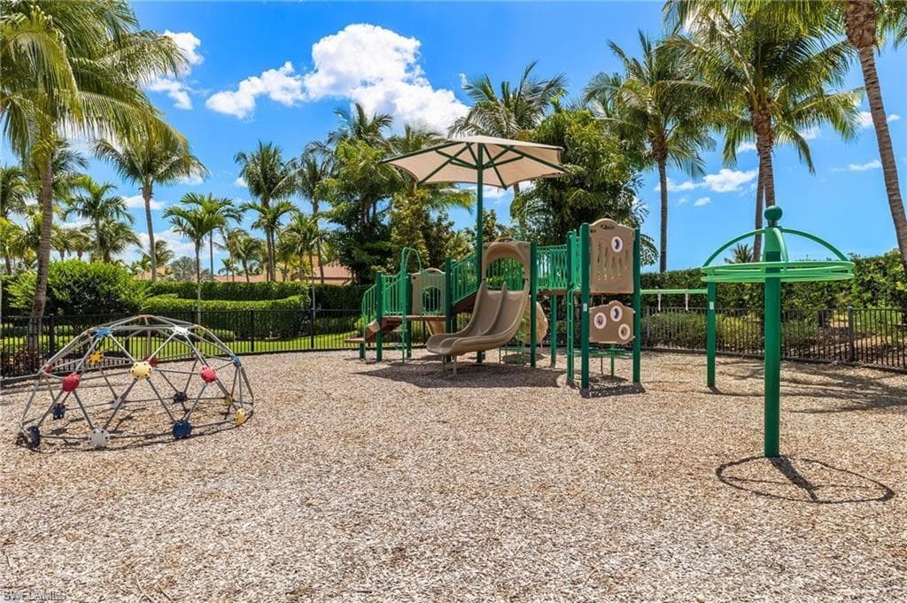 9147 Isla Bella CIR, BONITA SPRINGS FL 34135-33