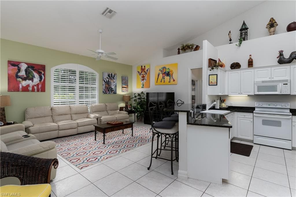 28452 Del Lago WAY, BONITA SPRINGS FL 34135-5