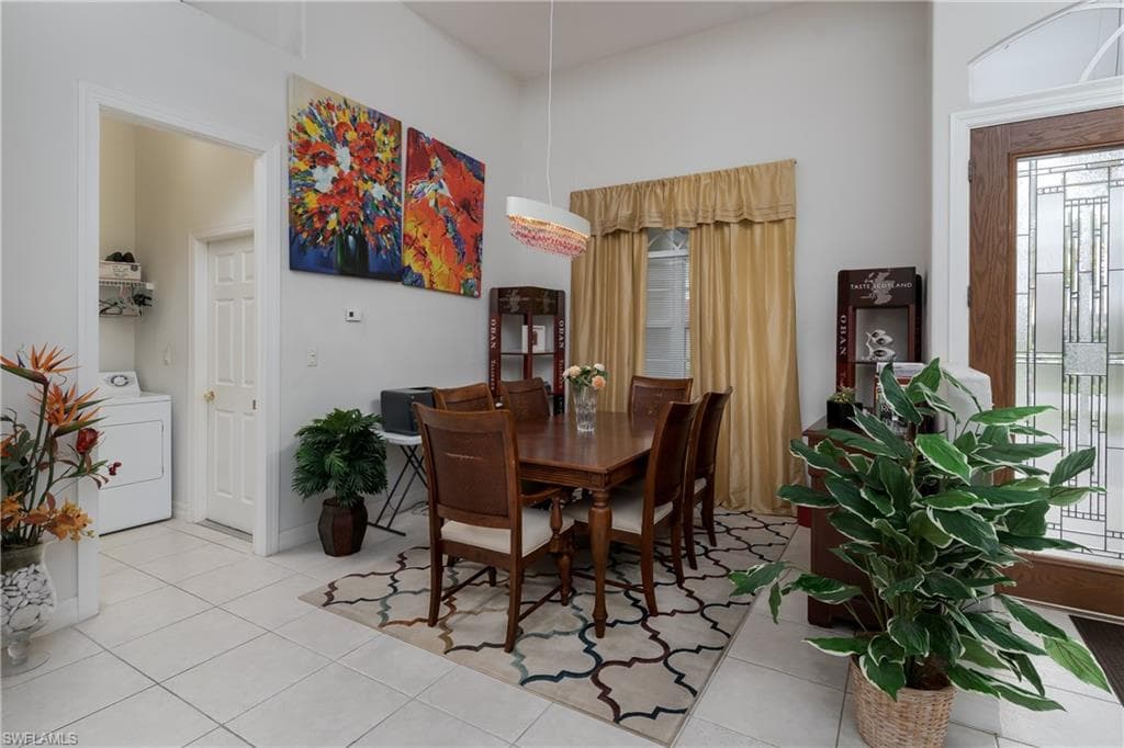 28452 Del Lago WAY, BONITA SPRINGS FL 34135-8