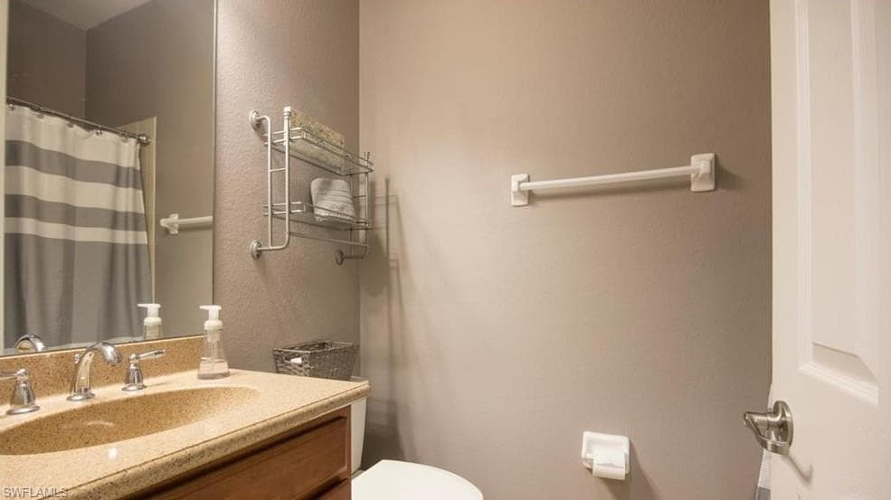 8198 Valiant DR, NAPLES FL 34104-10