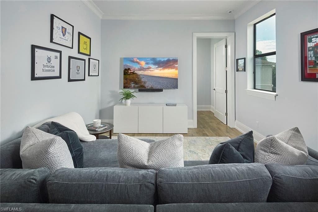 2863 Coco Lakes DR, NAPLES FL 34105-26