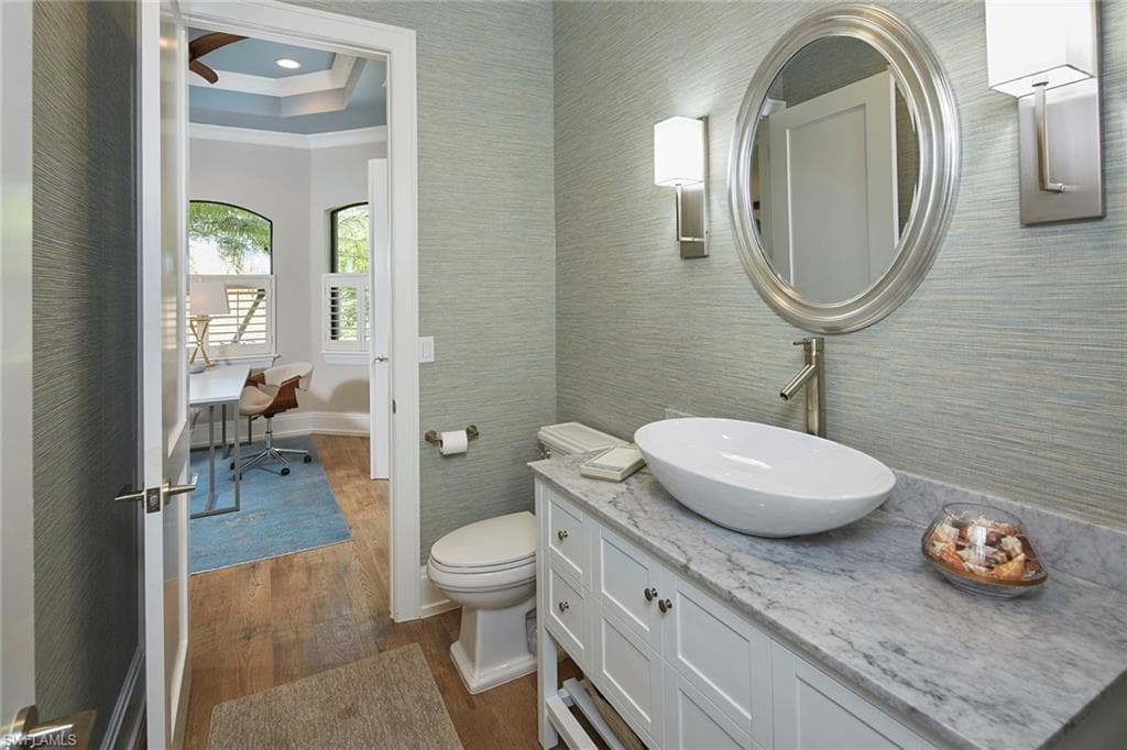 2863 Coco Lakes DR, NAPLES FL 34105-23