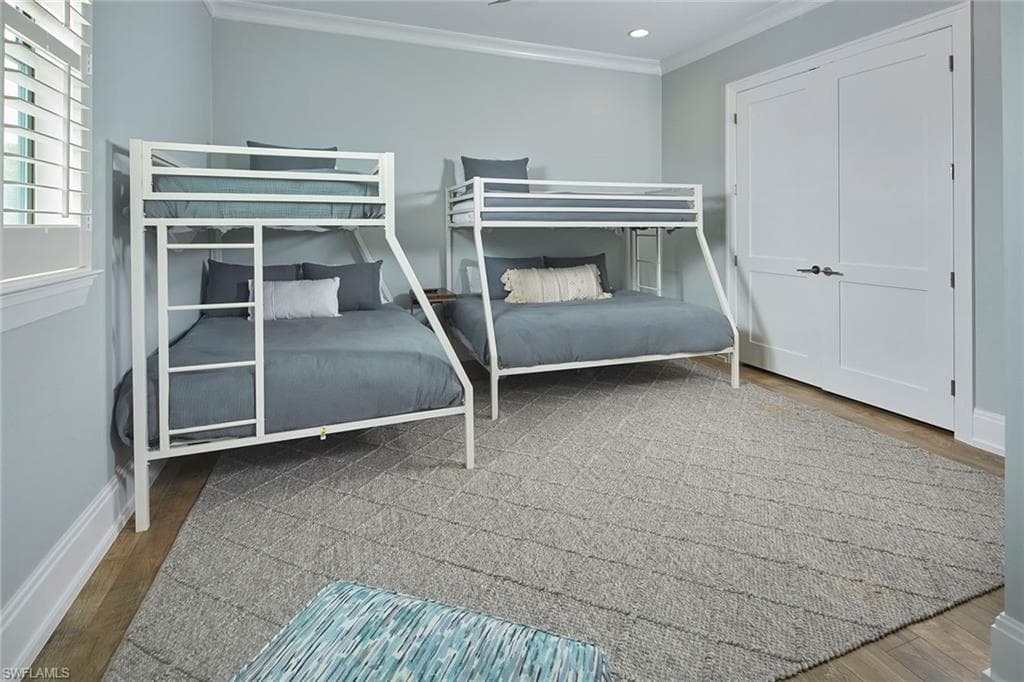 2863 Coco Lakes DR, NAPLES FL 34105-32