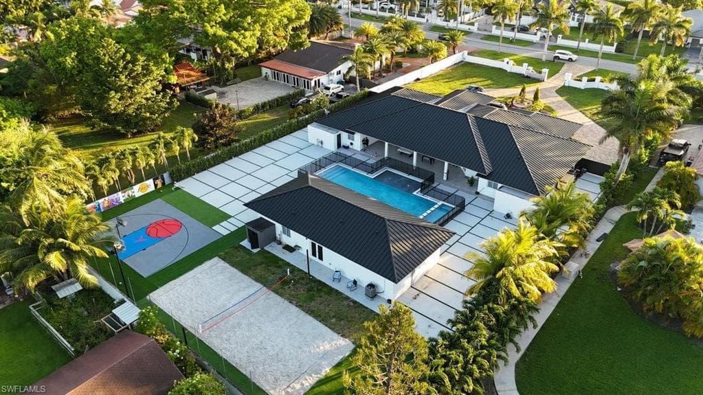 365 NE 123 AVE, MIAMI FL 33182-4