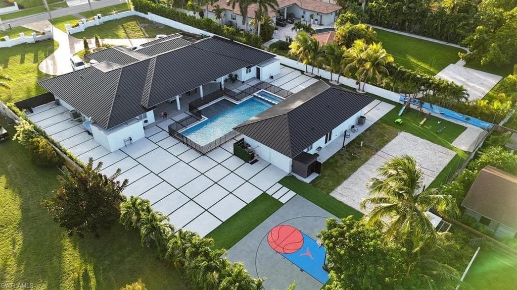 365 NE 123 AVE, MIAMI FL 33182-3