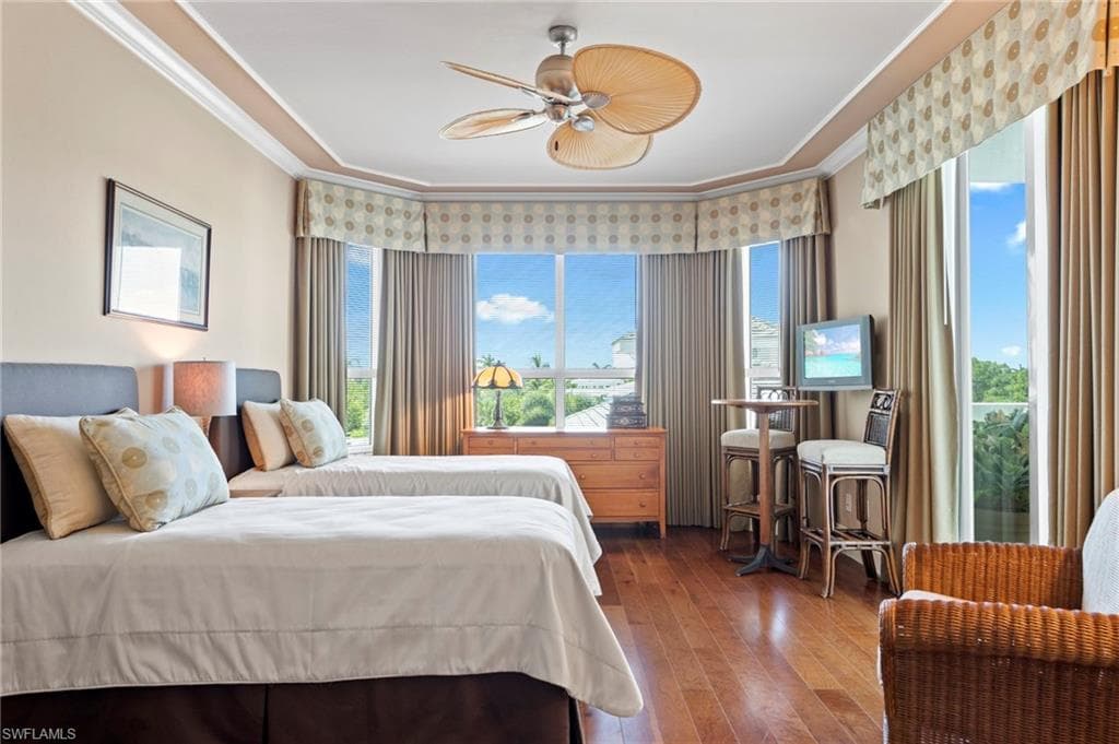 285 GRANDE WAY # 404, NAPLES FL 34110-19