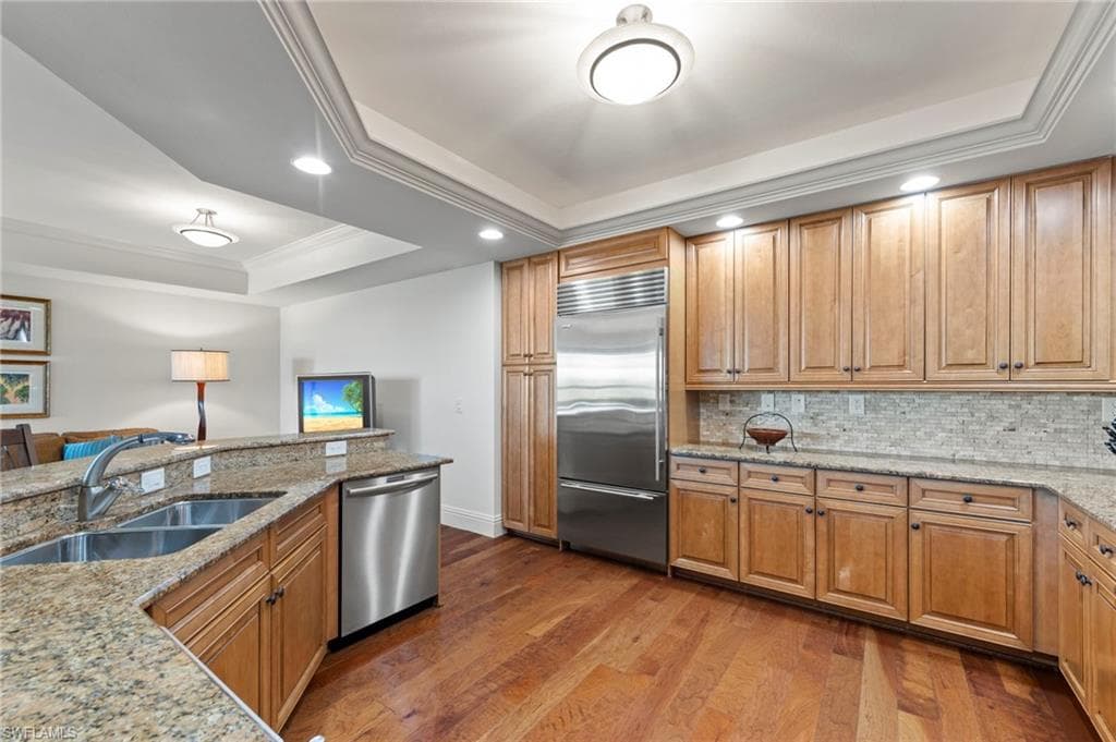 285 GRANDE WAY # 404, NAPLES FL 34110-10