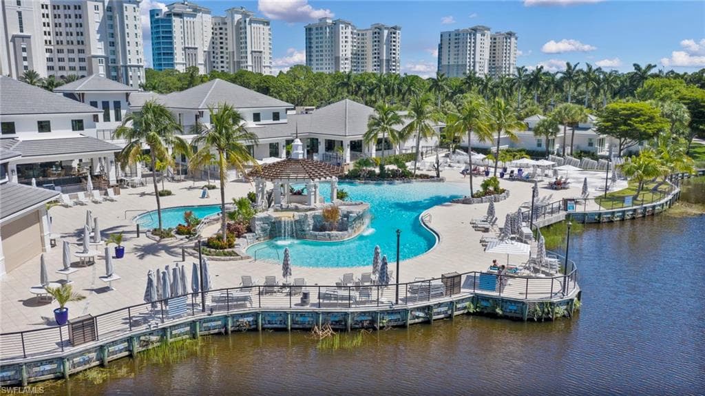 285 GRANDE WAY # 404, NAPLES FL 34110-30