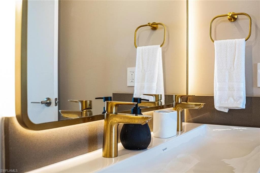 159 NE 6th ST # 5101, MIAMI FL 33132-35