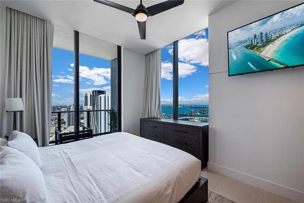 159 NE 6th ST # 5101, MIAMI FL 33132-24