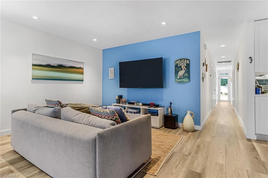 724 100th AVE N, NAPLES FL 34108-8