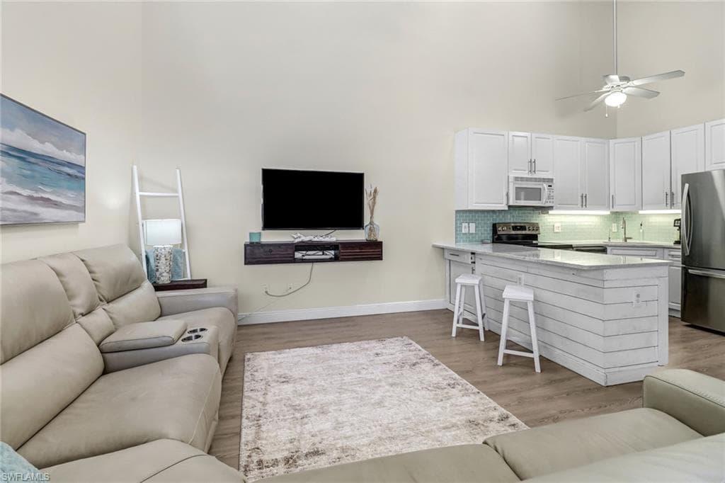 4325 Covey CIR # 10B, NAPLES FL 34109-5