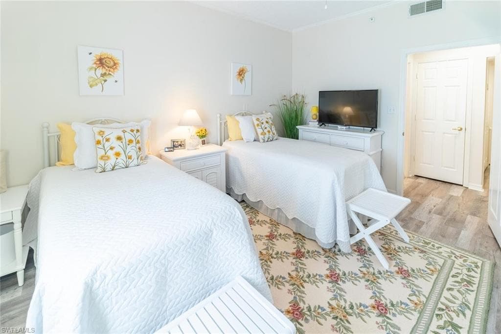 201 Arbor Lake DR # 101, NAPLES FL 34110-14