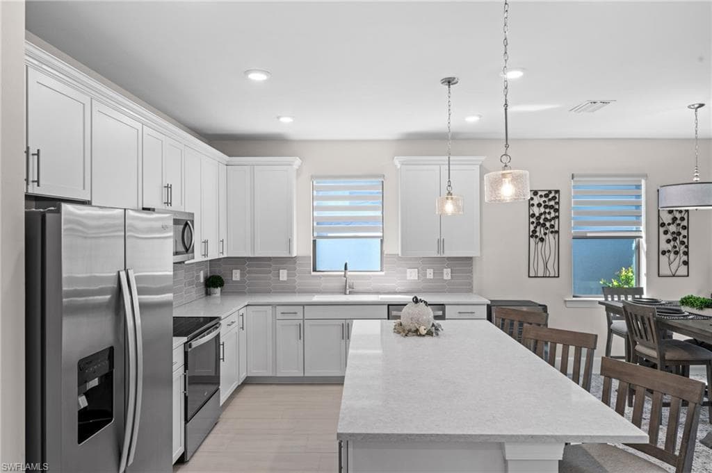 3663 Passion Vine DR, ALVA FL 33920-19