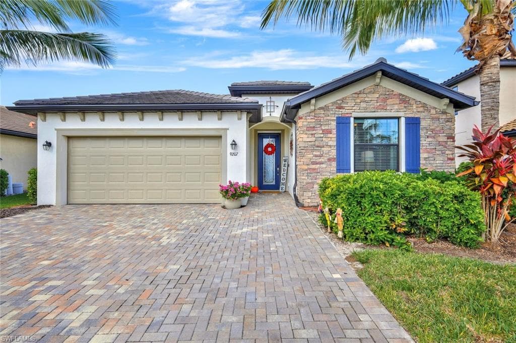 9207 SHADOW OAK LN, NAPLES FL 34120-1