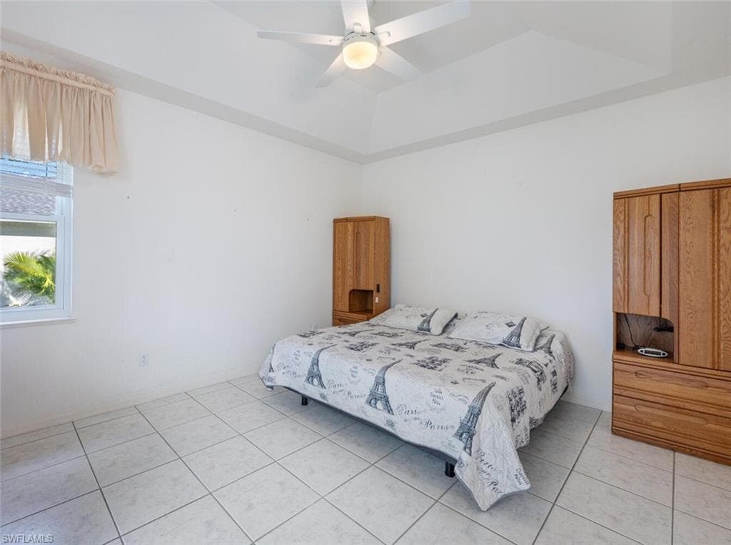 756 Charlemagne BLVD, NAPLES FL 34112-8