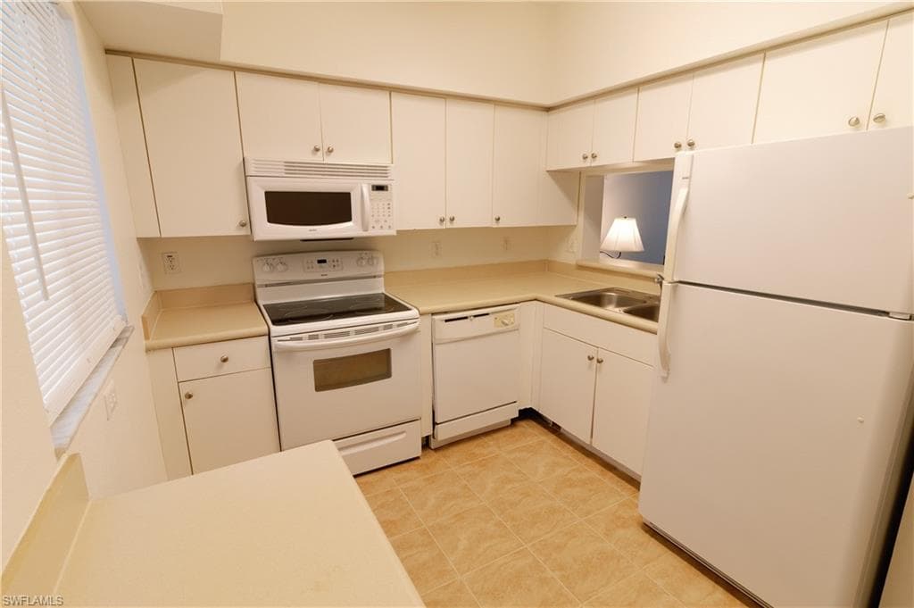 8555 Bernwood Cove LOOP # 105, FORT MYERS FL 33966-6