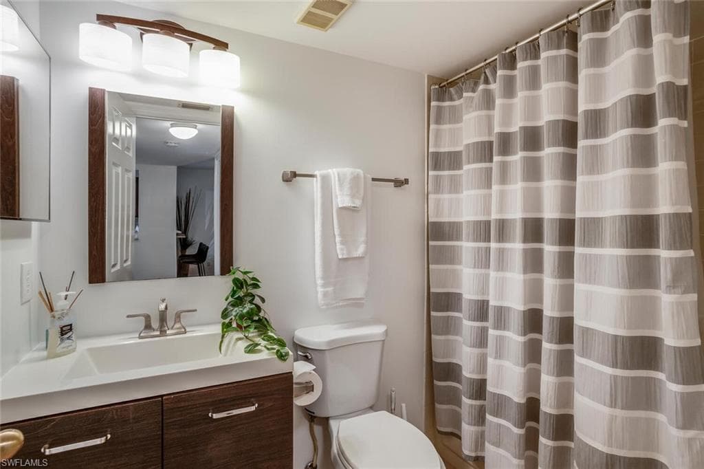 210 Timber Lake CIR # A103, NAPLES FL 34104-15