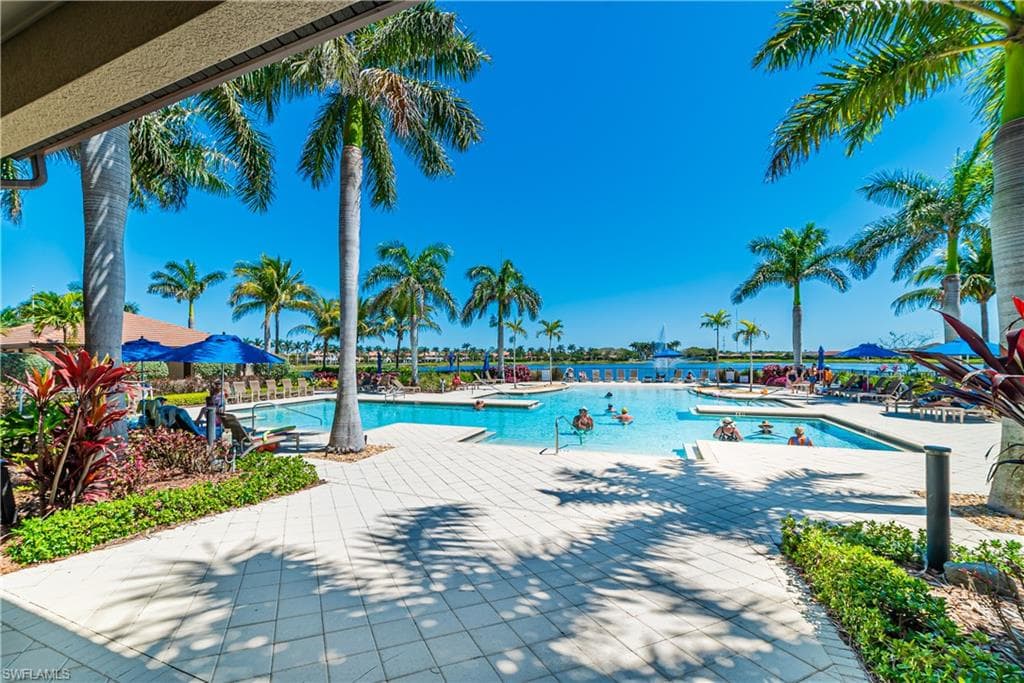 1374 Petone CT, NAPLES FL 34113-15