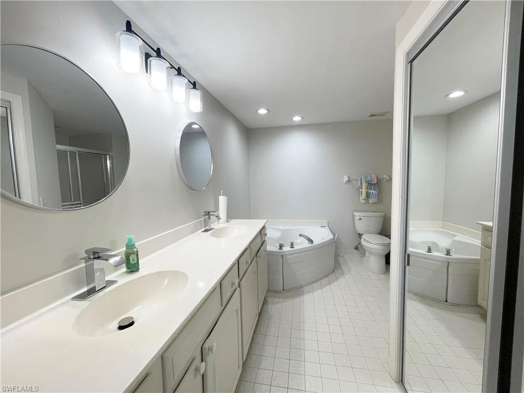 13105 Vanderbilt DR # 802, NAPLES FL 34110-15