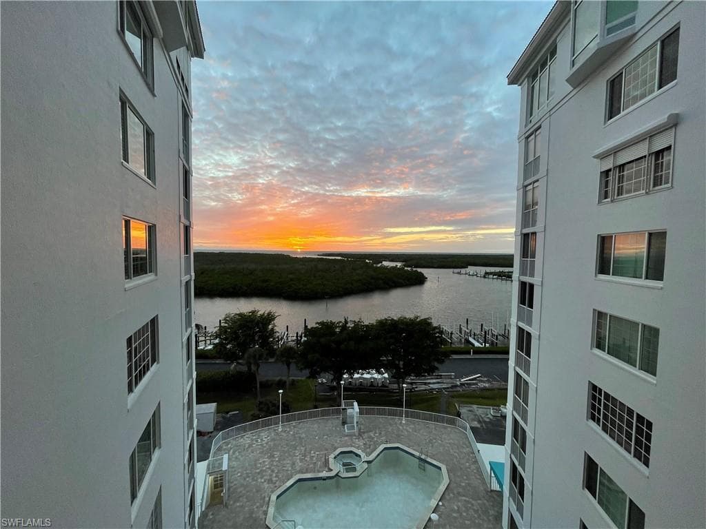 13105 Vanderbilt DR # 802, NAPLES FL 34110-21