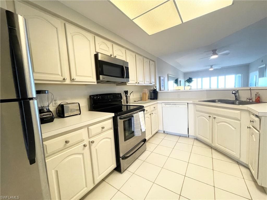 13105 Vanderbilt DR # 802, NAPLES FL 34110-6