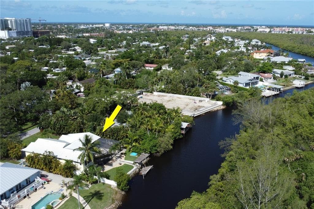 2447 Harbor RD, NAPLES FL 34104-1