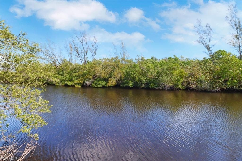2447 Harbor RD, NAPLES FL 34104-5