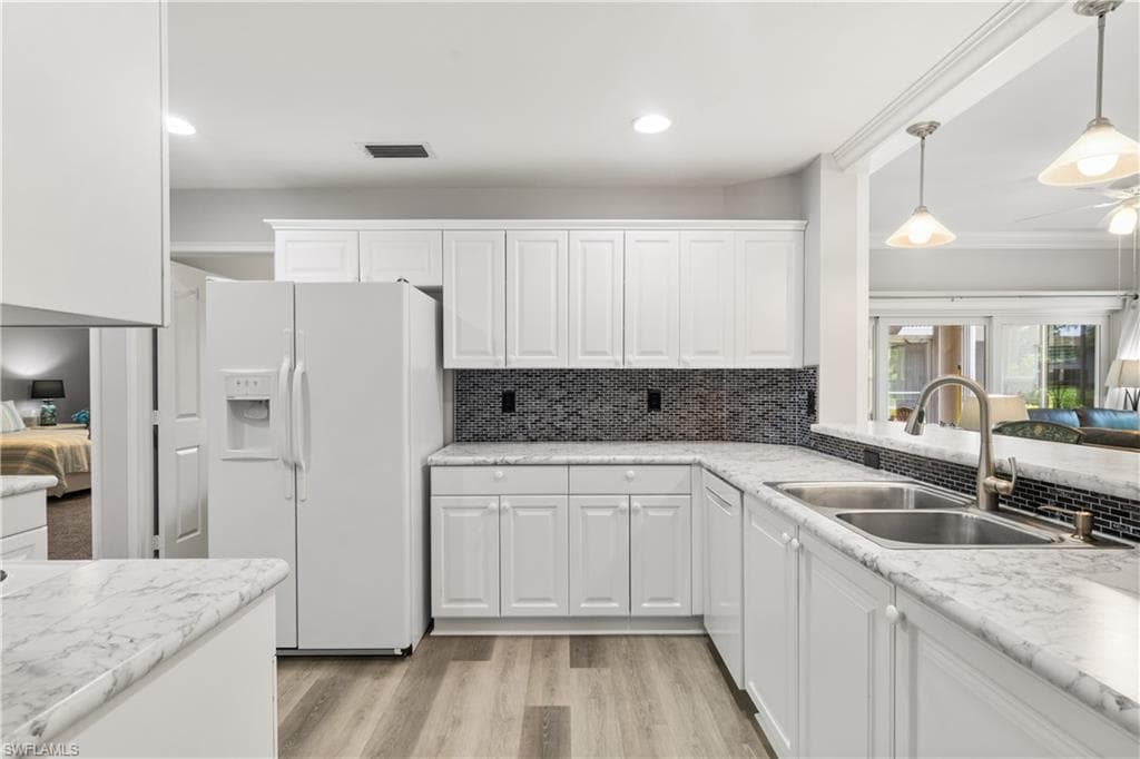 200 Diamond CIR # 207, NAPLES FL 34110-11