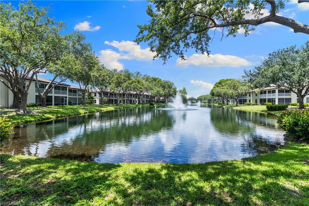 200 Diamond CIR # 207, NAPLES FL 34110-2
